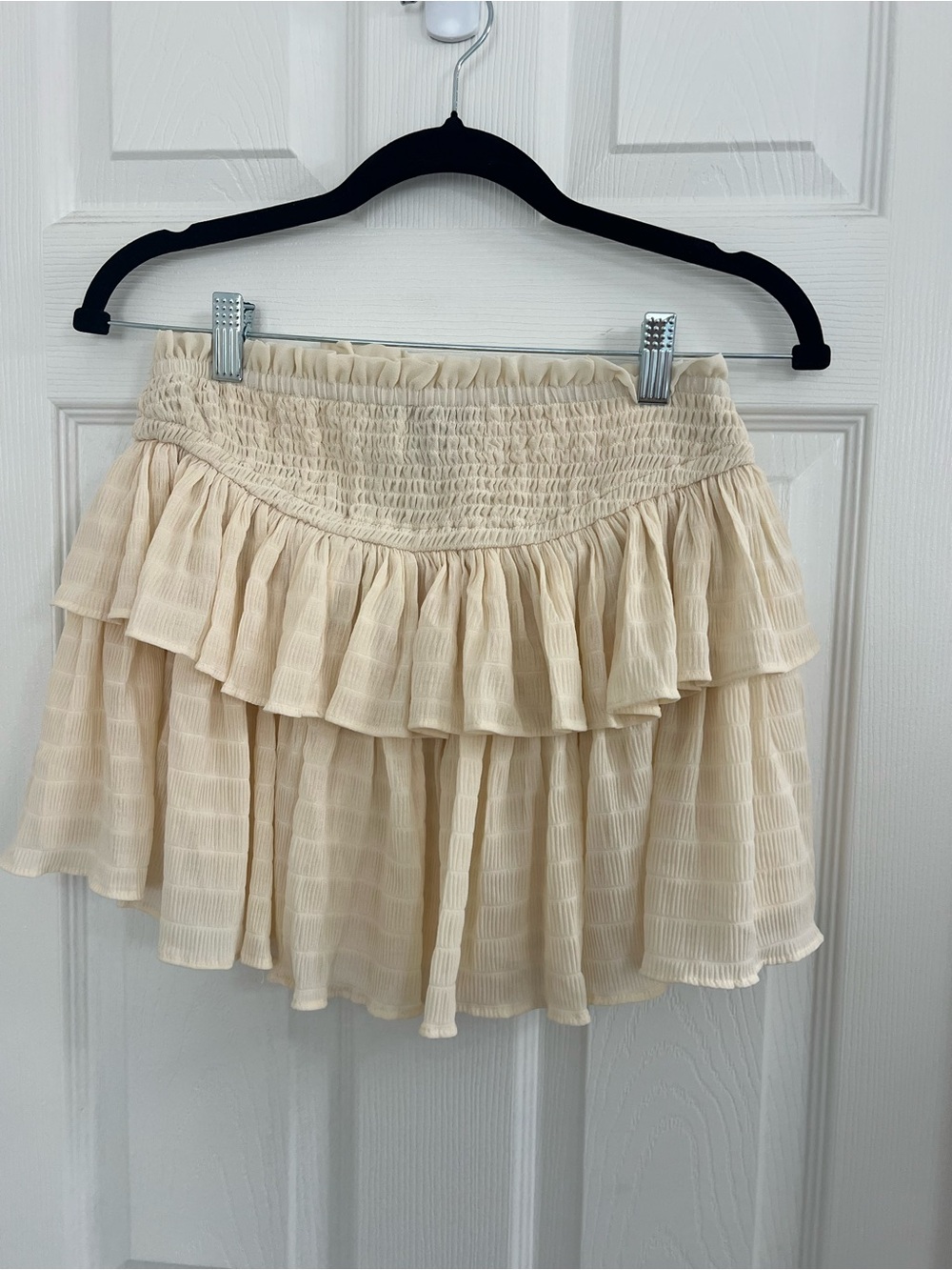 Forever 21 Cream Smocked Ruffle Tiered Mini Skirt Size Medium Boho Chiffon